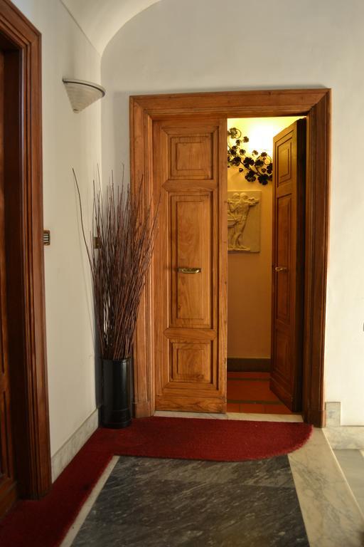 Hotel Al Sanpietrino Rome Bagian luar foto